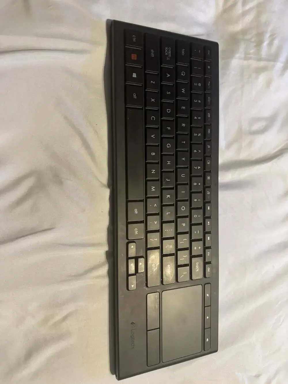 Logitech K830 Illuminated Wireless KeyBoard - USB Port Detached Broken For Parts
